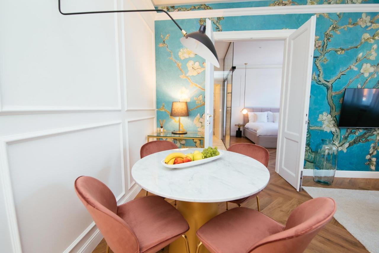 Grand Apartment